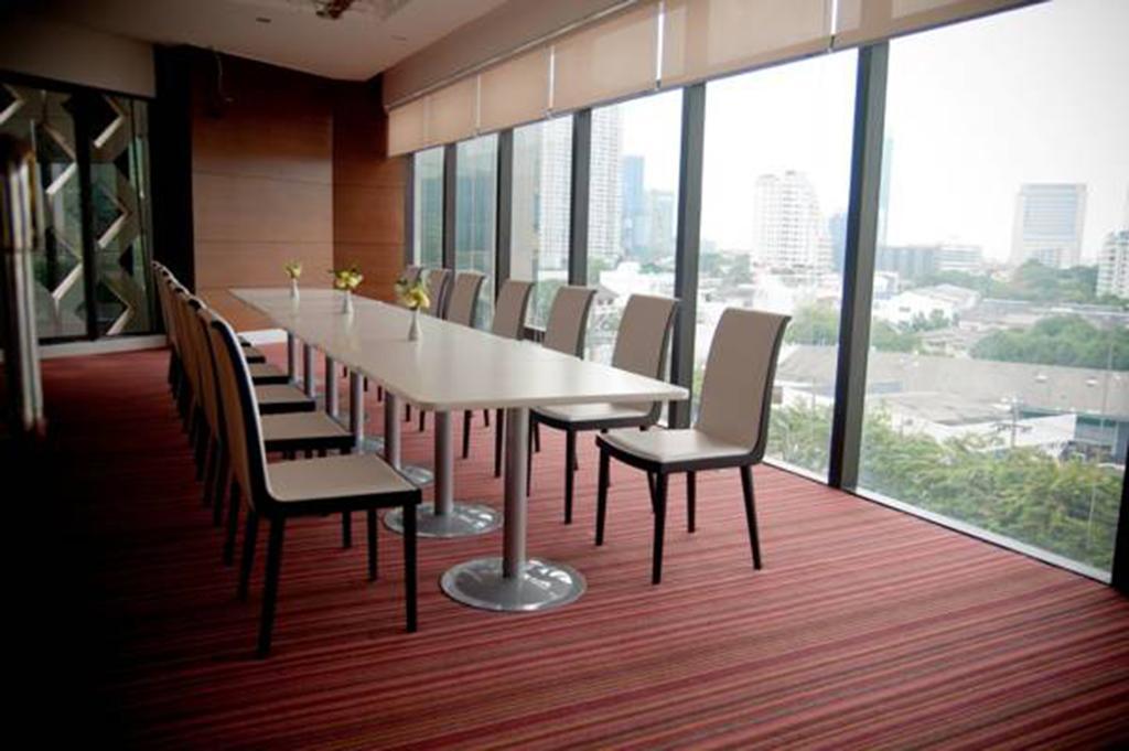 Iyarin @ Tuk Chang Hotel Bangkok Buitenkant foto