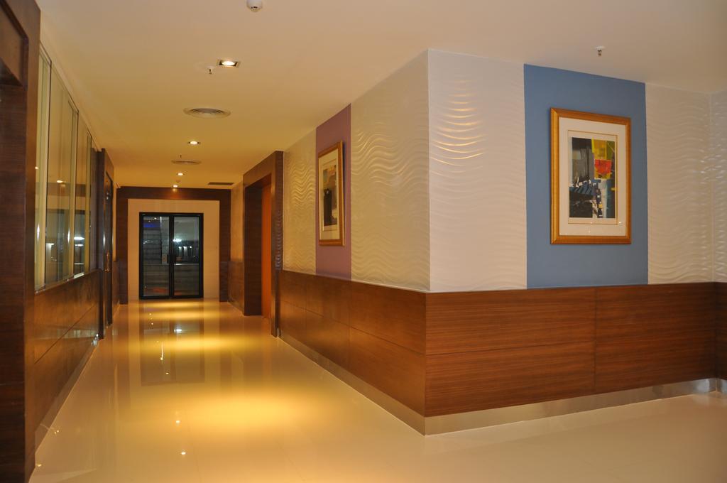 Iyarin @ Tuk Chang Hotel Bangkok Buitenkant foto